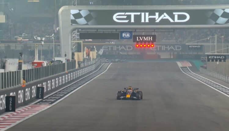 Formula 1: Verstappen conquista l'ultima Pole della stagione. Domani alle 14 la gara decisiva per il Titolo