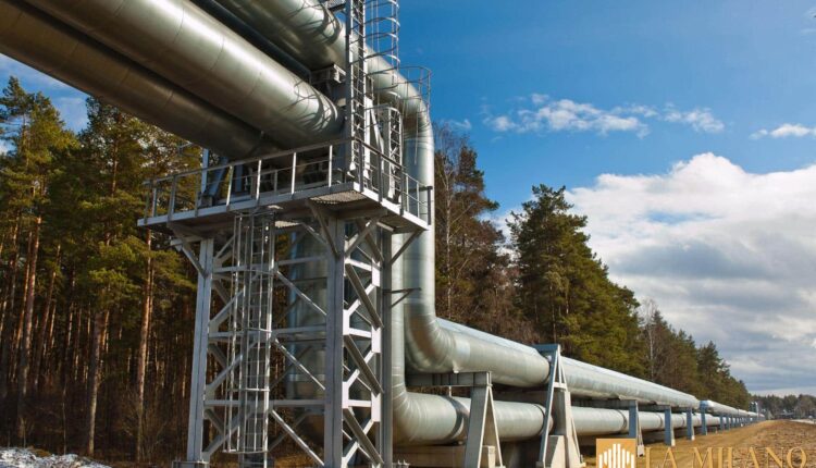 Stop al gas russo l’UE approva il divieto alle importazioni e accelera sull’indipendenza energetica