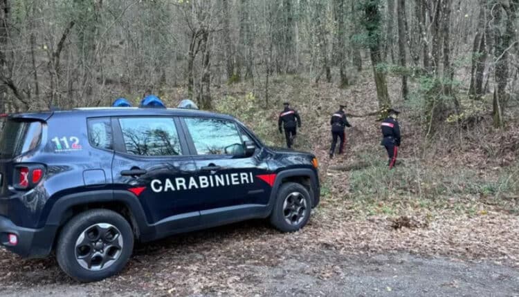 Nuovo caso di “famiglia nel bosco”: in Toscana due bambini allontanati per irregolarità sanitarie e scolastiche.