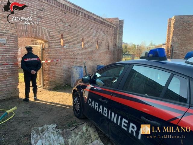 Ponti sul Mincio: auto fuori strada in via Gabbione.