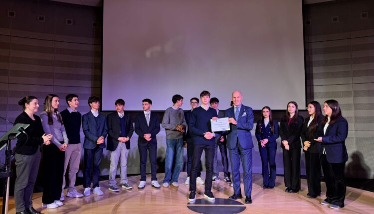 Bruxelles accoglie i 14 studenti liguri vincitori dell’Hackathon: presentati al Parlamento Europeo i progetti sulla “scuola che vorrei”