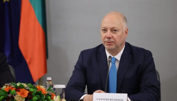 La Bulgaria nella tempesta: le dimissioni del governo Zhelyazkov dopo le proteste di massa contro la corruzione.