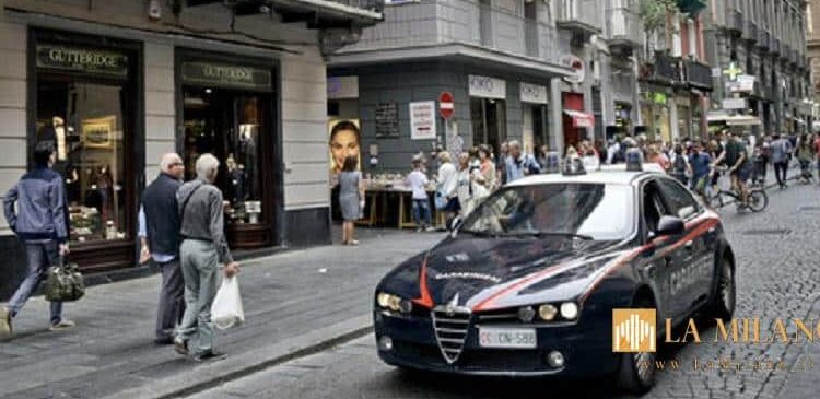 Napoli: borseggia turista in via Toledo ma viene arrestato.