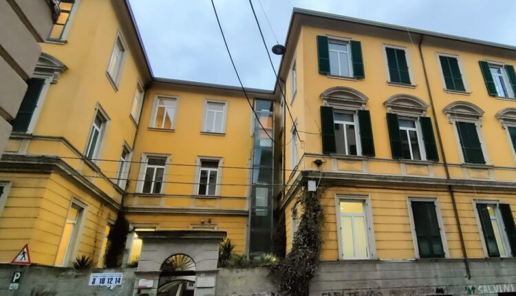 Intervento di soccorsi e Polizia di Stato all’istituto Domenico Chiodo di La Spezia dopo l’accoltellamento di uno studente