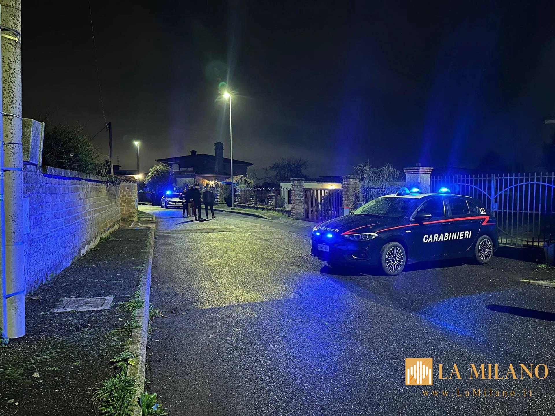 Carabinieri e rilievi tecnico-scientifici davanti alla villetta di Anguillara Sabazia dove sono stati trovati morti i genitori di Claudio Carlomagno