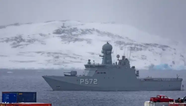 Mappa della Groenlandia e della regione artica al centro delle strategie Nato e delle tensioni geopolitiche internazionali