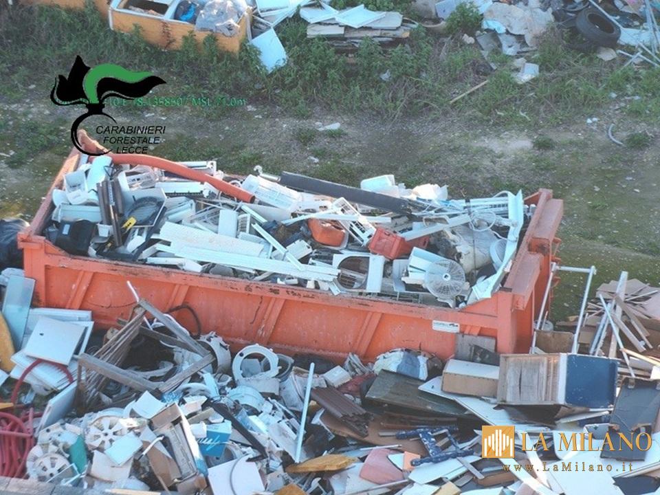 Area sequestrata a Lequile con cumuli di rifiuti speciali individuati dai Carabinieri Forestali tramite riprese con drone