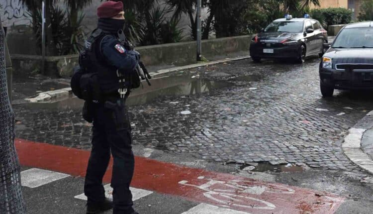 Blitz dei Carabinieri al Quarticciolo contro lo spaccio di droga