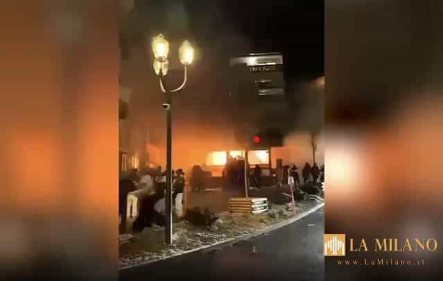 Crans-Montana, strage di Capodanno: sei italiani dispersi, 13 feriti. “Corpi carbonizzati, difficile l’identificazione”