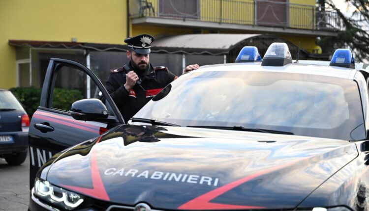 Carabinieri arrestano giovane con cocaina durante controllo stradale