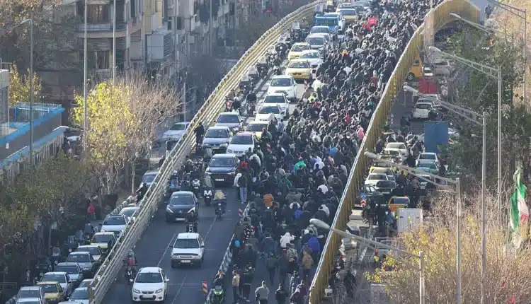 Iran, la repressione si intensifica: ospedali sotto assedio e decine di morti nelle proteste contro il carovita