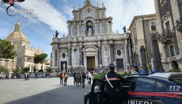 Intervento dei Carabinieri a Catania per rapina impropria