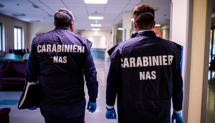 Carabinieri del N.A.S. di Milano durante ispezioni e controlli in strutture sanitarie e farmaceutiche