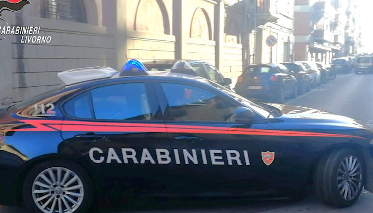 Carabinieri arrestano due giovani per furti e rapine a Piombino