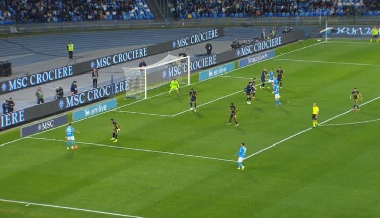 Serie A: il Parma strappa un punto al Maradona, prove di fuga per l'Inter