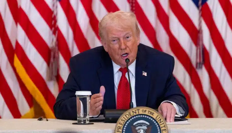 Paesaggio artico della Groenlandia simbolo della tensione geopolitica tra Stati Uniti, Unione Europea e Nato