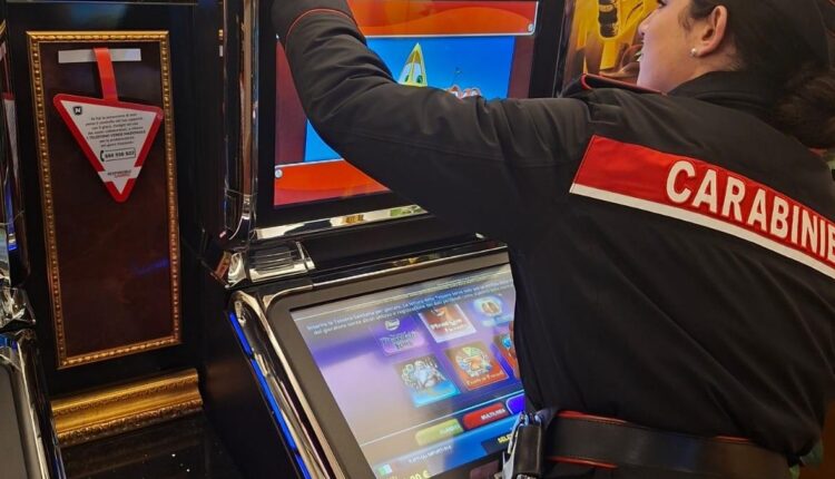 Controlli Carabinieri e Guardia di Finanza su sale scommesse a Mantova